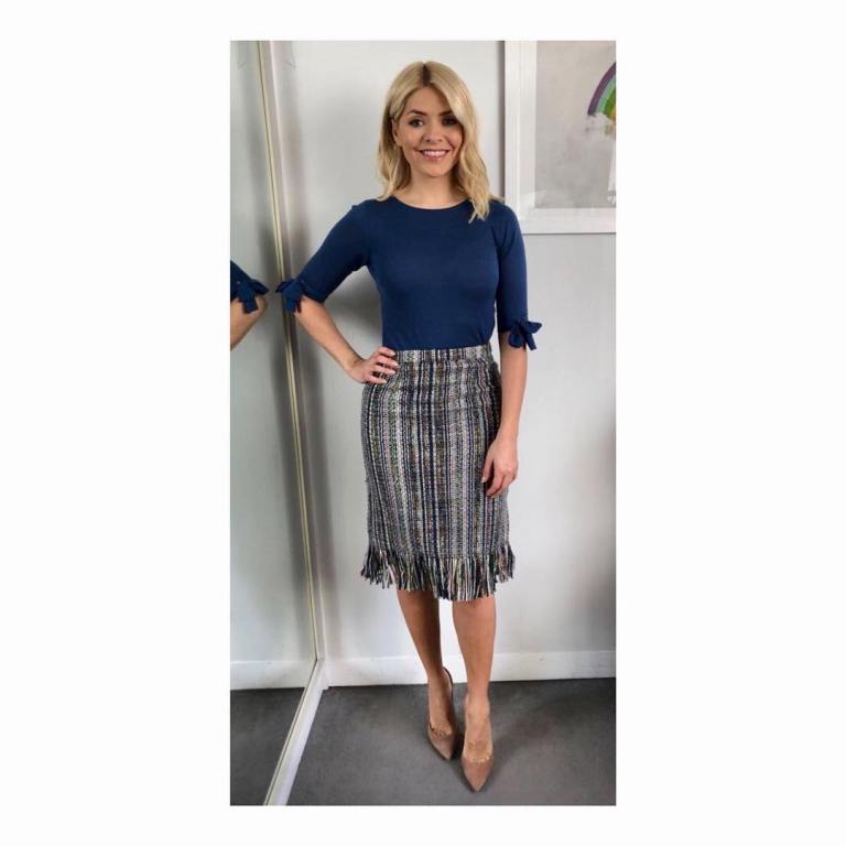 Holly Willoughby This morning outfit tweed skirt blue tie sleeve jumper nude court shoes March 2018