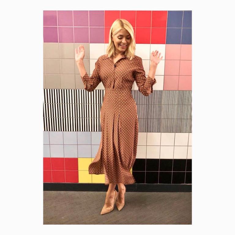 Holly Willoughby style brown rust spot print shirt dress beige suede court shoes This Morning September 2018