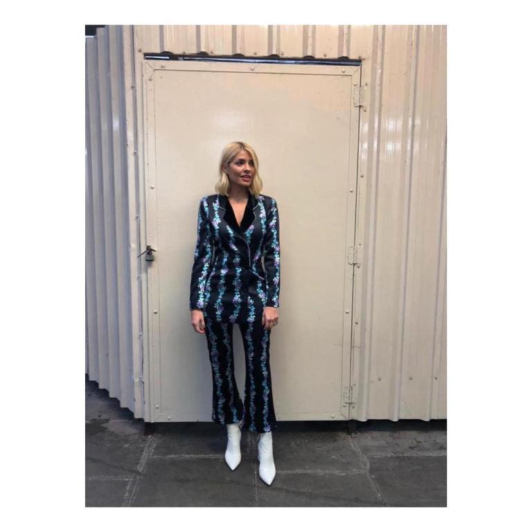 Holly willoughby Celebrity Juice outfit tonight floral wavy stripe suit October 2018