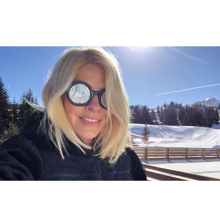 where to get Holly Willoughby black fur ski jacket rund sunglasses February 2019 photo holly Willoughby