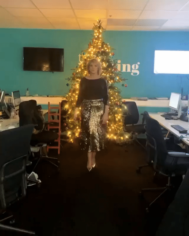 where to get Ruth Langsford sequin animal prnt skirt sequin trim batwing top This Morning 20 December 2019 Video Ruth Langsford.