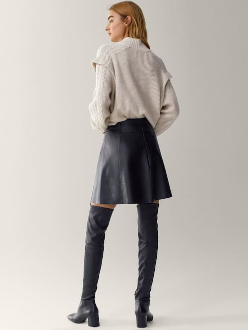 Massimo Dutti Black Leather Short Skirt With Belt back view