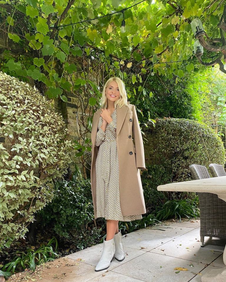 where to get Holly Willoughby geometric dress beige coat white anle boots 17 September 2020 Photo Belle Baldwin
