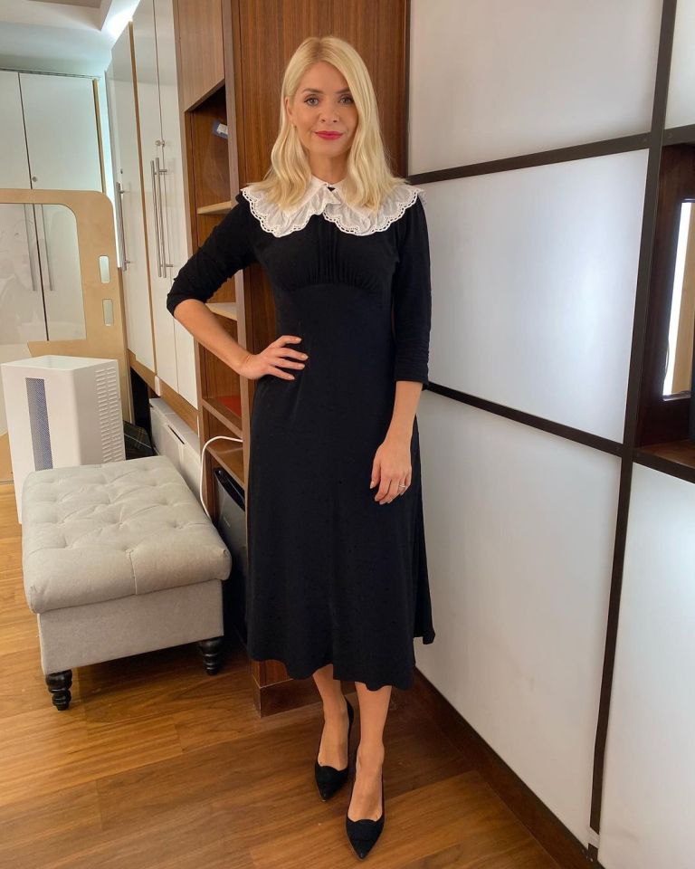 where to get all Holly Willoughby This Morning dresses black three quarter sleeve midi dress with white collar 27 October 2020 Photo Holly Willoughby