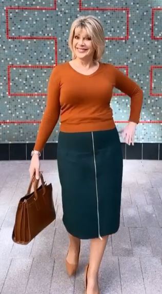 where to get all Ruth Langsford This Morning outfits tan gold v neck knit green zip front pencil skirt tan shoes 22 October 2020 Photo Ruth Langsford