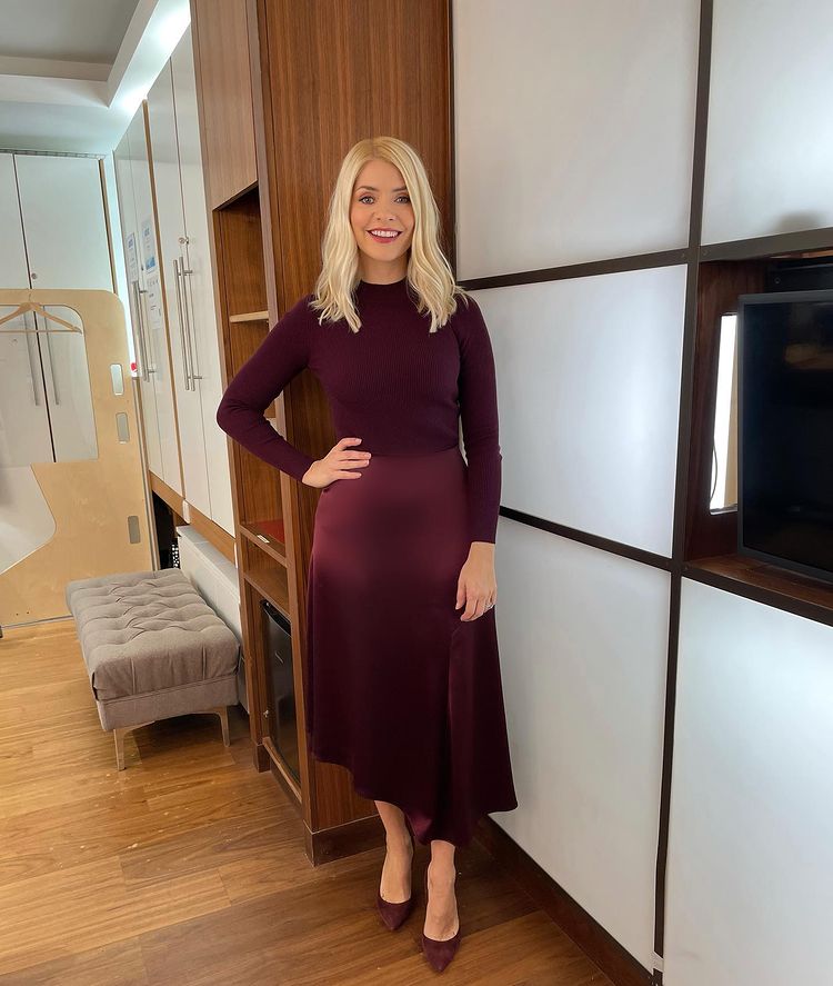 where to get all Holly Willoughby This Morning outfits deep red port knit asymmetric skirt burgundy suede court shoes 25 November 2020 Photo Holly Willoughby