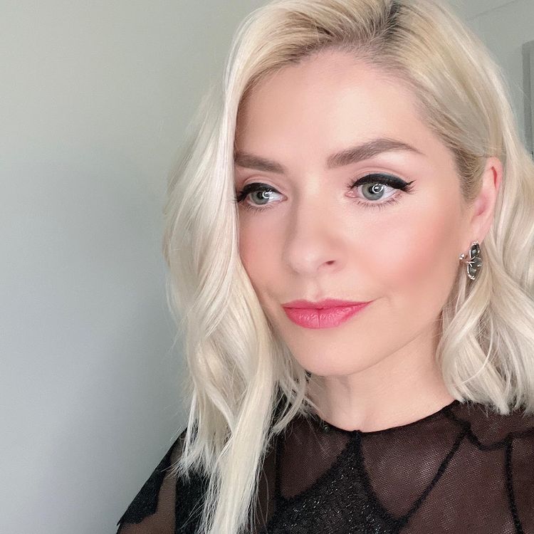 where to get Holly Willoughby earrings 31 January 2021 Photo Holly Willoughby