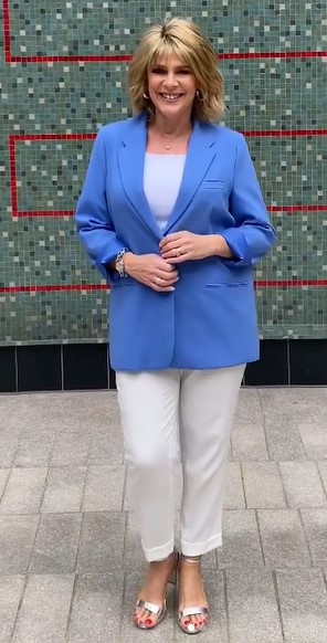 where to get all Ruth Lansford This Morning outfits cornflower blue balzer white top white trousers silver sandals 27 August 2021 Photo Ruth Langsford