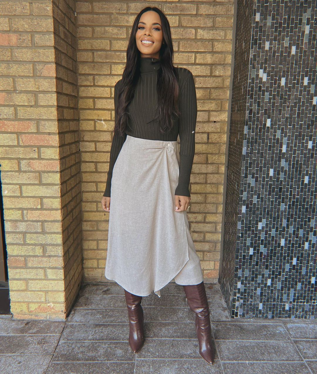 where to get all Rochelle Humes This Morning outfits cream gathered midi skirt green rib polo brown croc boots 2 February 2022 Photo Rochelle Humes