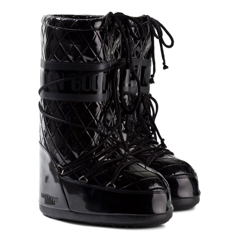 Black quilted Queen Moon Boots