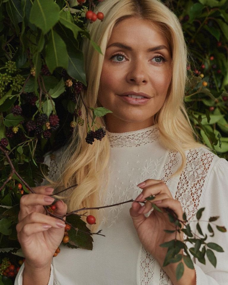 where to get all Holly Willoughby outfits white embroidered lace blouse Wylde Moon October 2022 Photo Wylde Moon