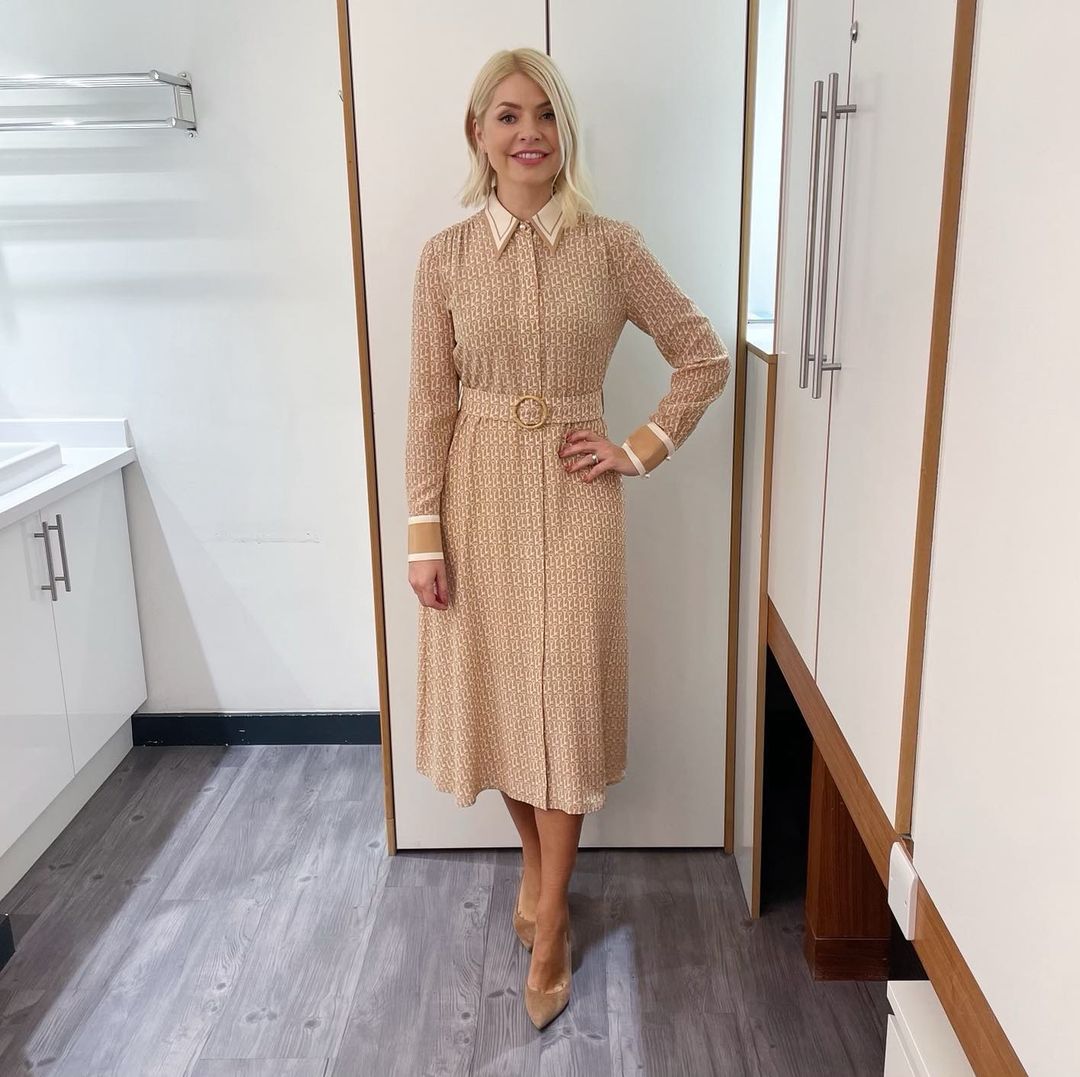 where to get all Holly Willoughby This Morning outfits dresses tan key print midi shirt dress nude suede court shoes 25 January 2023 Photo Holly Willoughby
