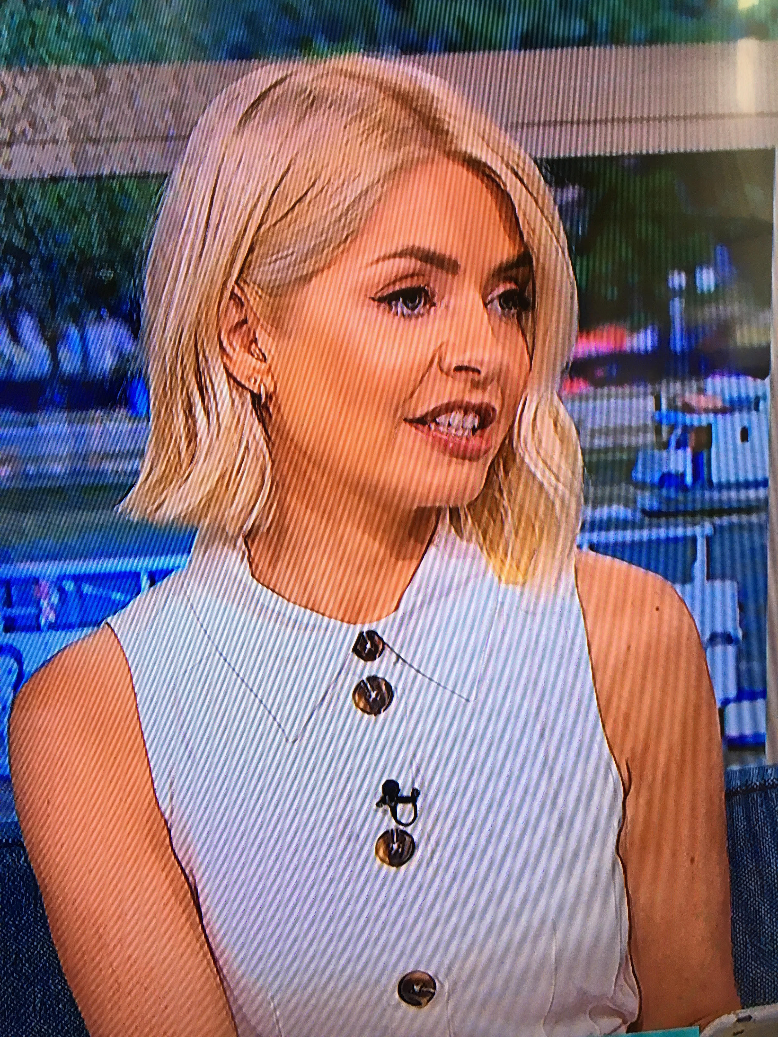 where to get all Holly Willoughby This Morning dresses ivory sleeveless button front shirt dress 5 June 2023 Photo ITV