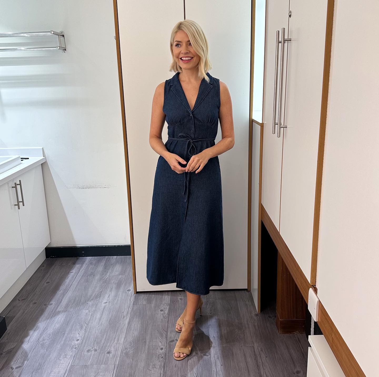 where to get all Holly Willoughby This morning dresses blue sleeveless collared hirt dress nude suede sandals 5 September 2023 Photo Holly Willoughby