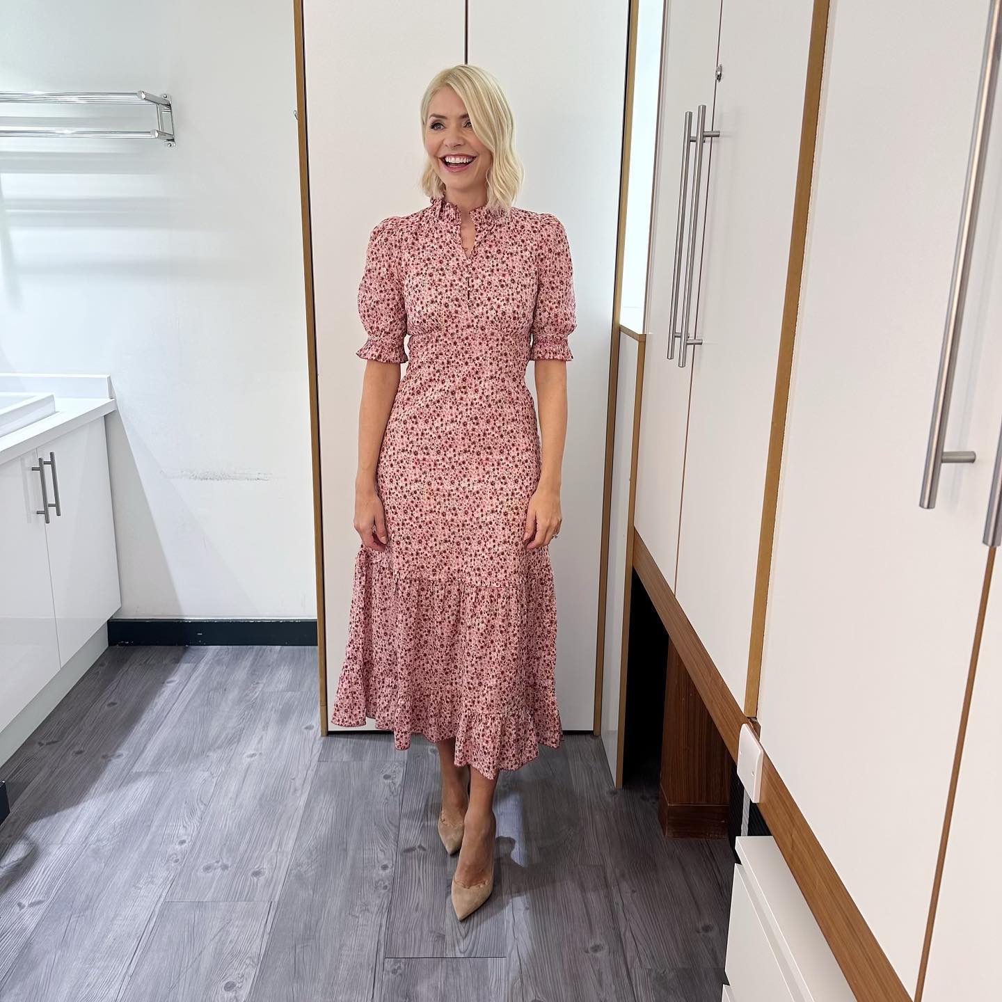 where to get all Holly Willoughby This morning dresses pink poppy print short sleeve midi dress nude suede court shoes 13 September 2023 Photo Holly Willoughby