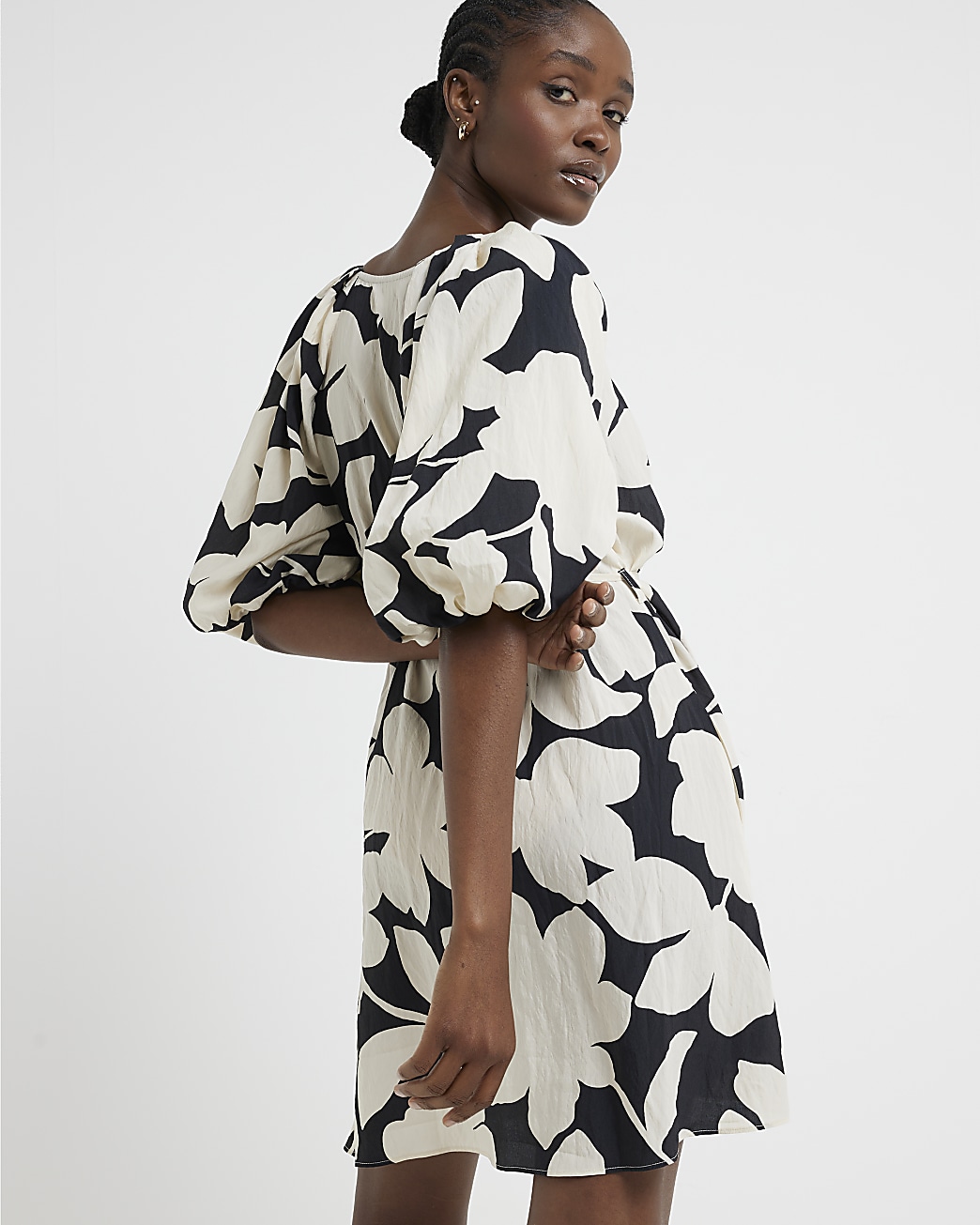 River Island Black Floral Puff Sleeve Swing Mini Dress back view