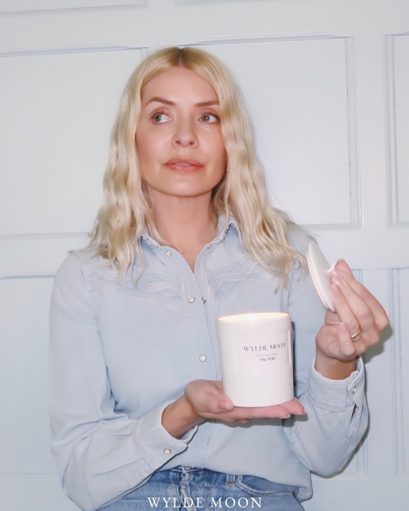 where-to-get-holly-willoughbyoutfits light blue baided detail shirt Wylde Moon what is Holly wearing-23-January2026-photo-Wylde Moon