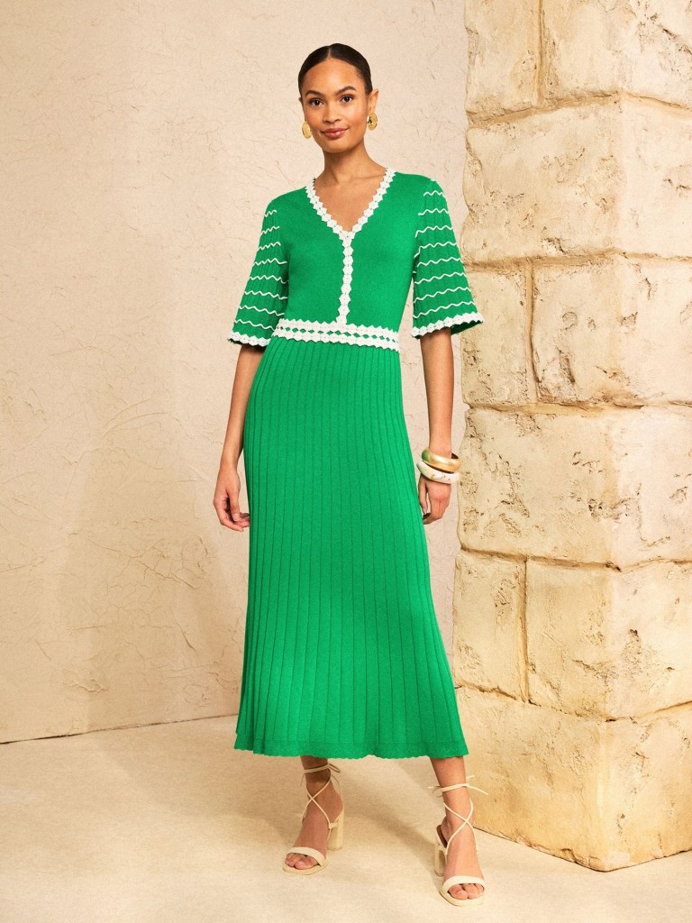 Love & Roses Green V-Neck Knitted Dress With White Floral Detailing